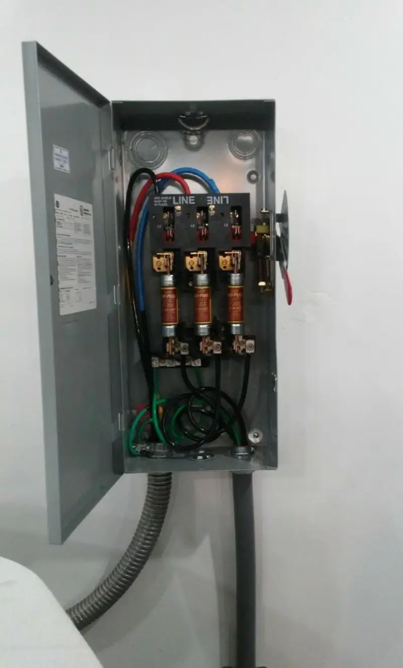 Three-phase disconnect switch installed for Smoke Detector Installation in Antioch